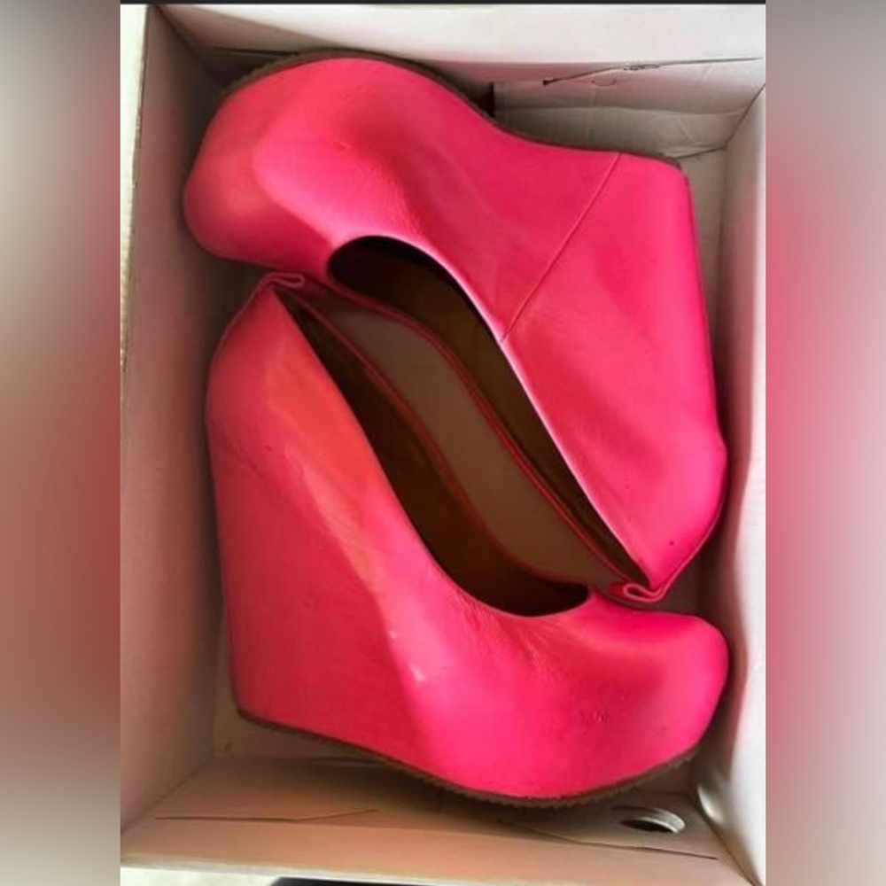 Aldo Hot Pink Wedges Size 8